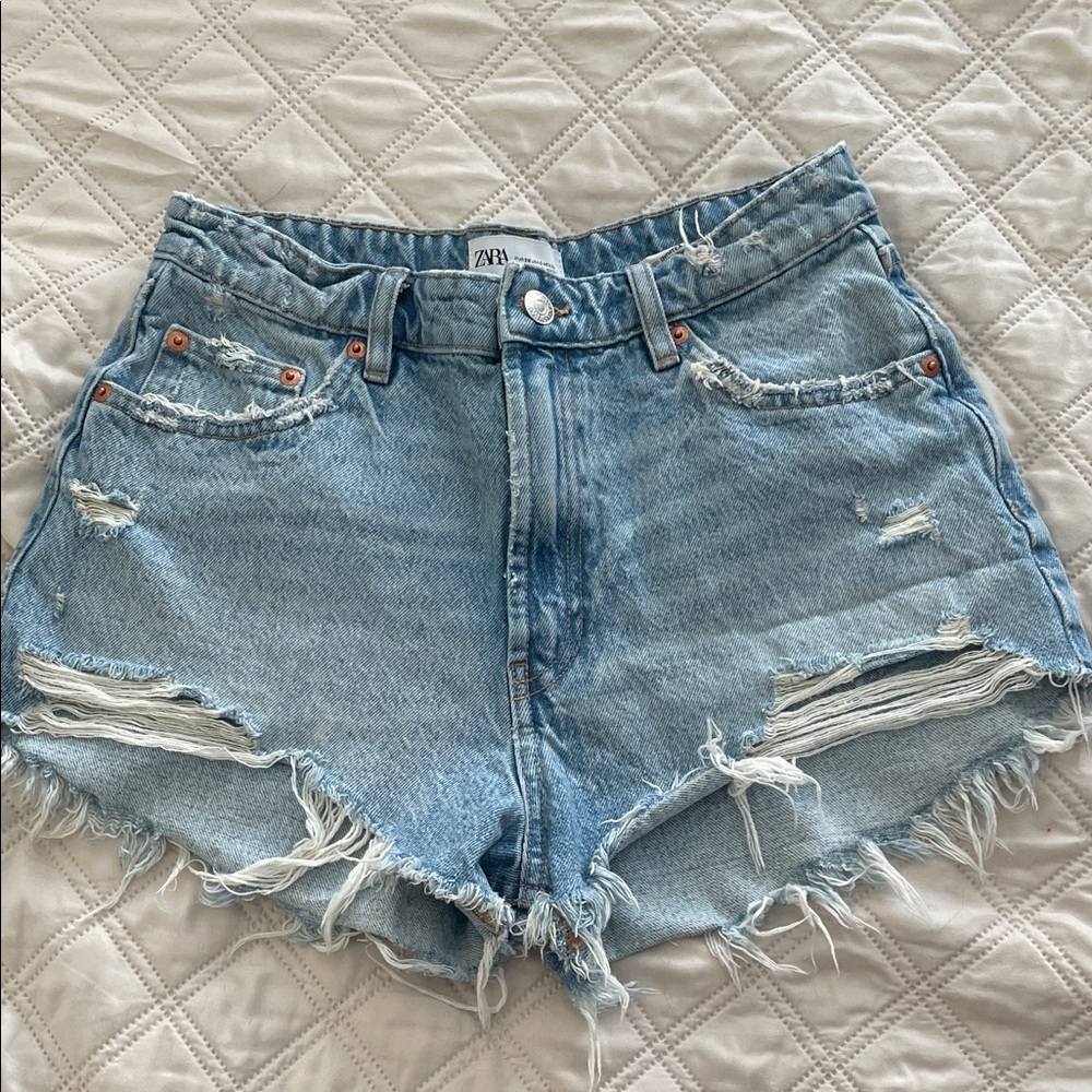 Zara Women's Light Blue Distressed Jean Shorts